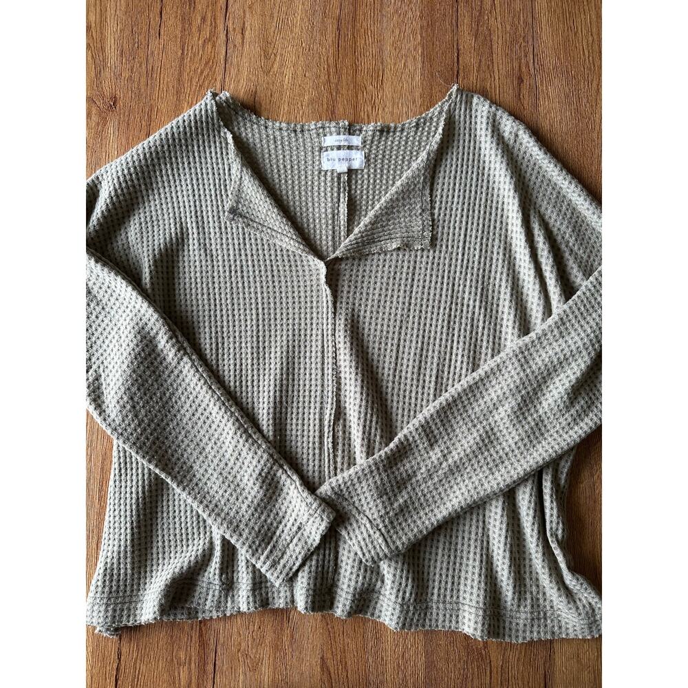 Blu Pepper Waffle Knit Sage Green Top Size Small